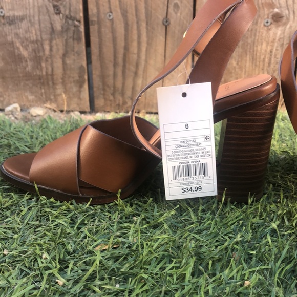 Chunky heel sandals - Picture 2 of 6